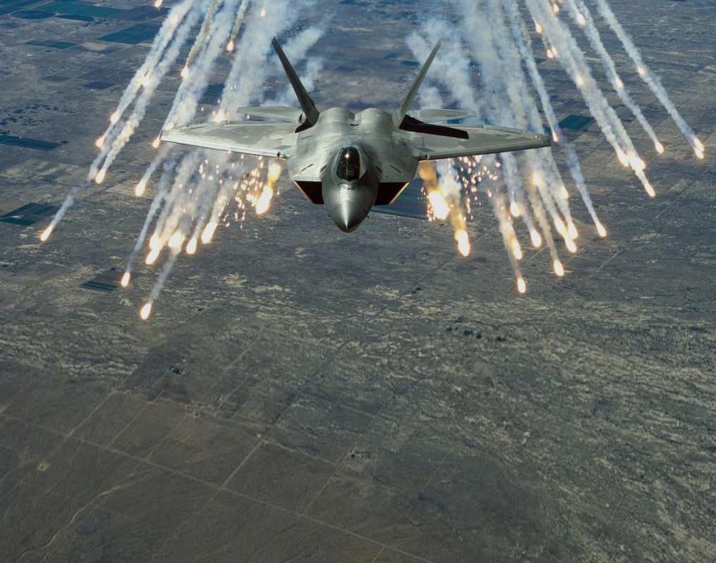 Открытка самолет выпускает тепловые ловушки  23 февраля  23 ақпаннан бастап 