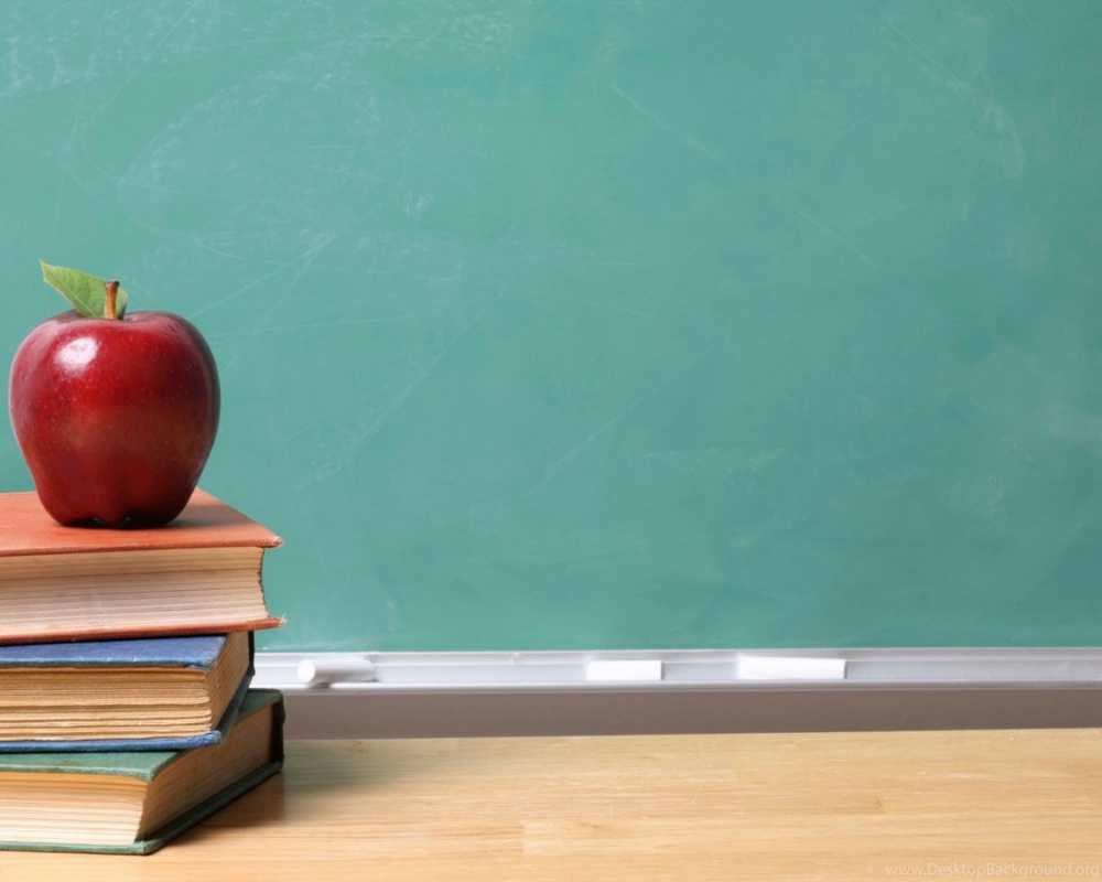 Открытка школьная доска и яблоко с книгой  мел доска яблоко книги  Мұғалімдер күнімен 