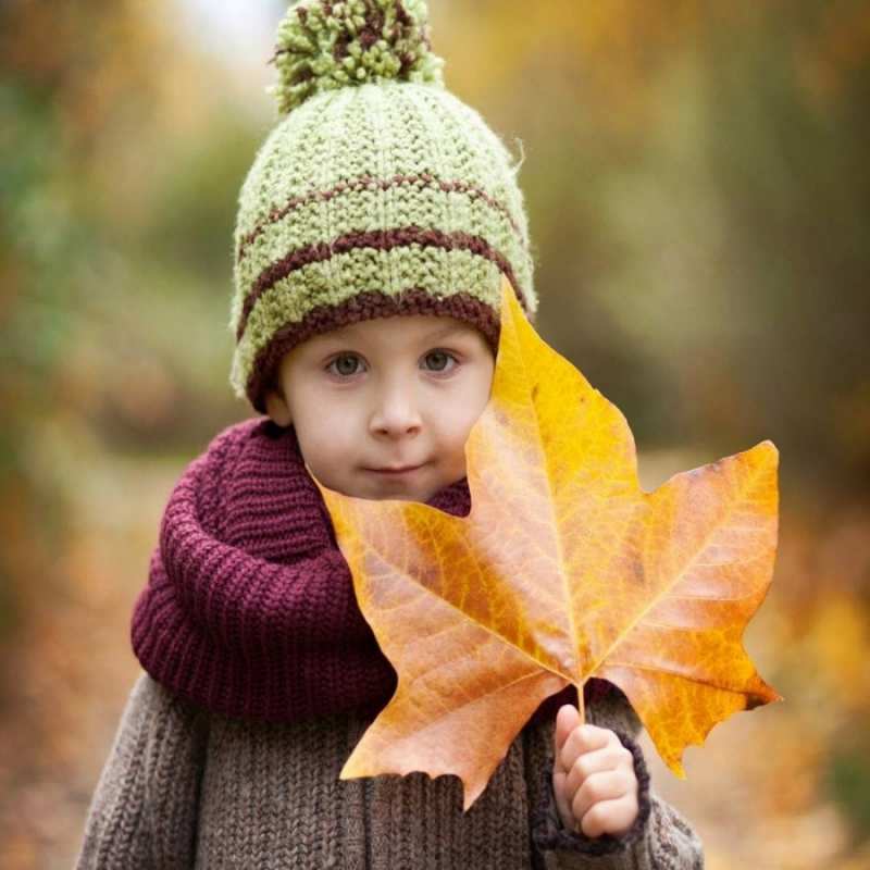 Открытка видимо это к тому что надо одеваться тепло  дышим свежим воздухом  Жазыл 