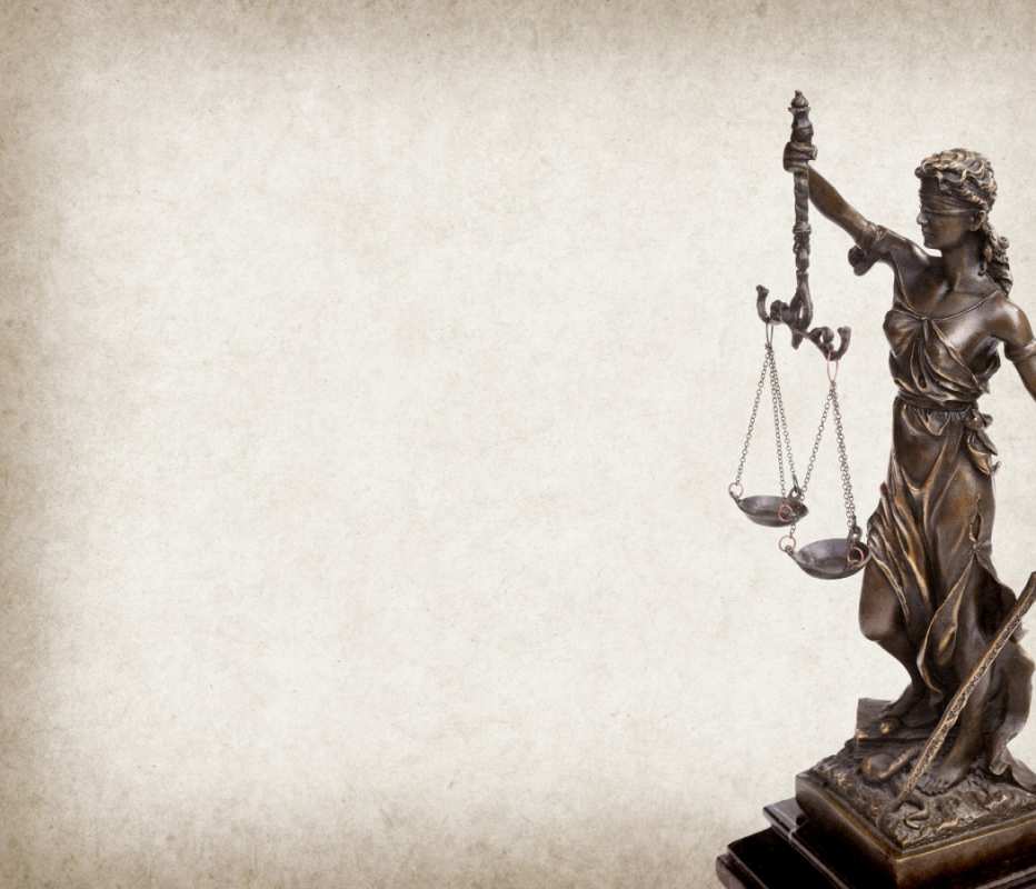 Открытка фемида с весами  с днем юриста  Заңгер күні құтты болсын 