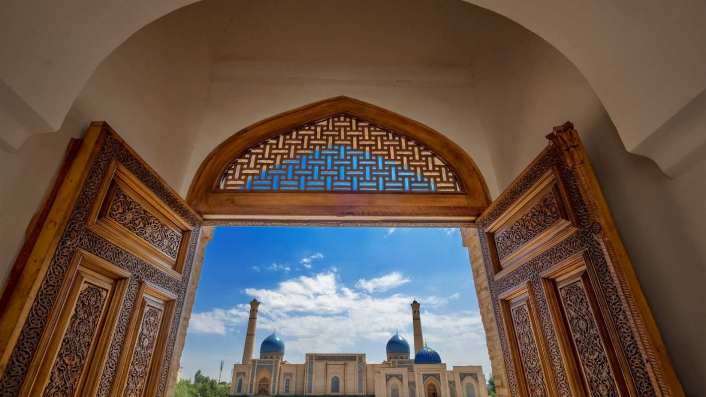 Открытка ворота в мечеть  мечеть  Құрбан айтпен 