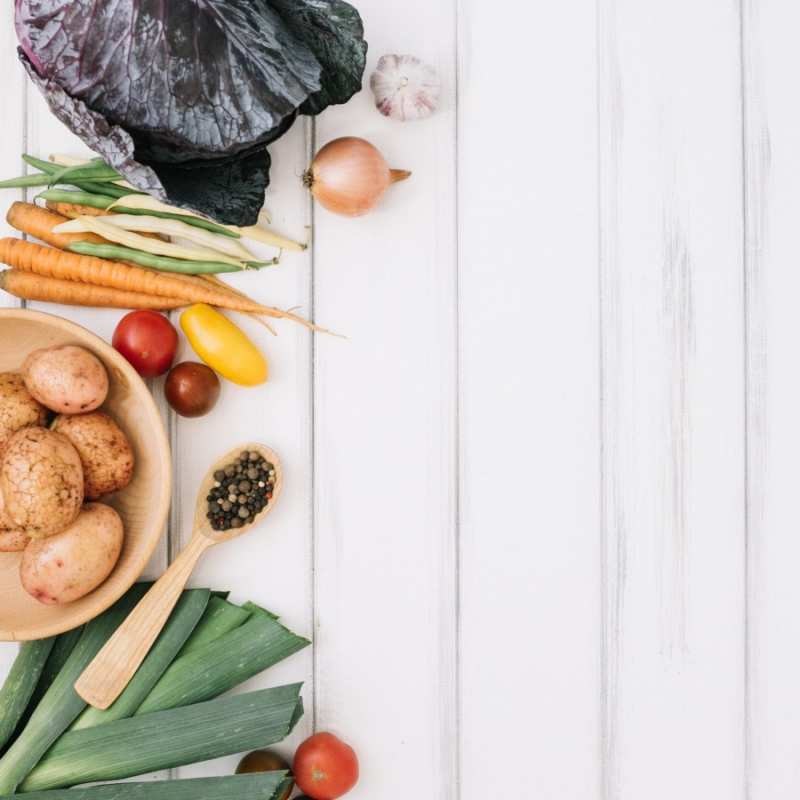 Открытка картошка морковка лук чеснок  день вегана  Вегетариандық күн құтты болсын 