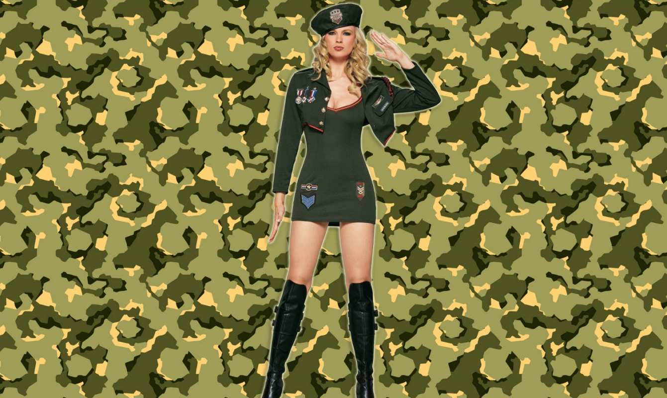 Открытка девушка солдат в военной форме  23 февраля  23 ақпаннан бастап 