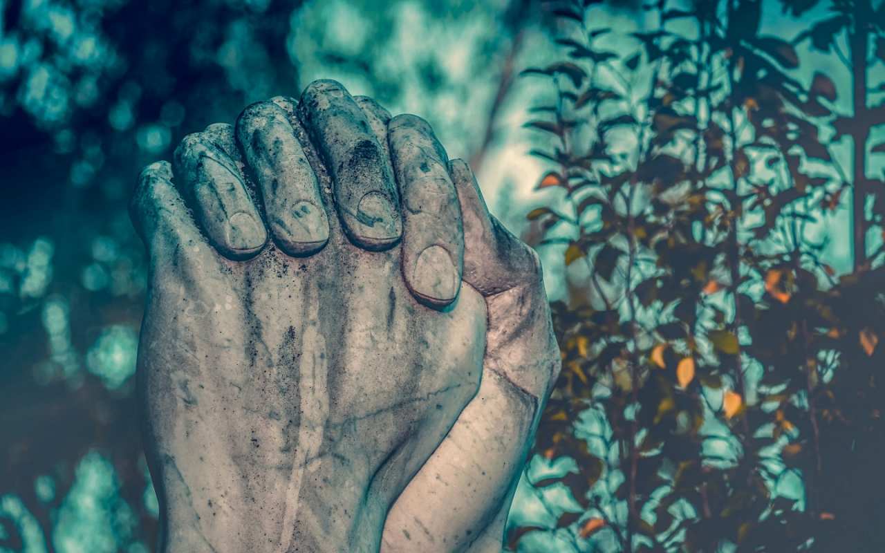 Открытка руки вместе  руки  Кешірім жексенбі 