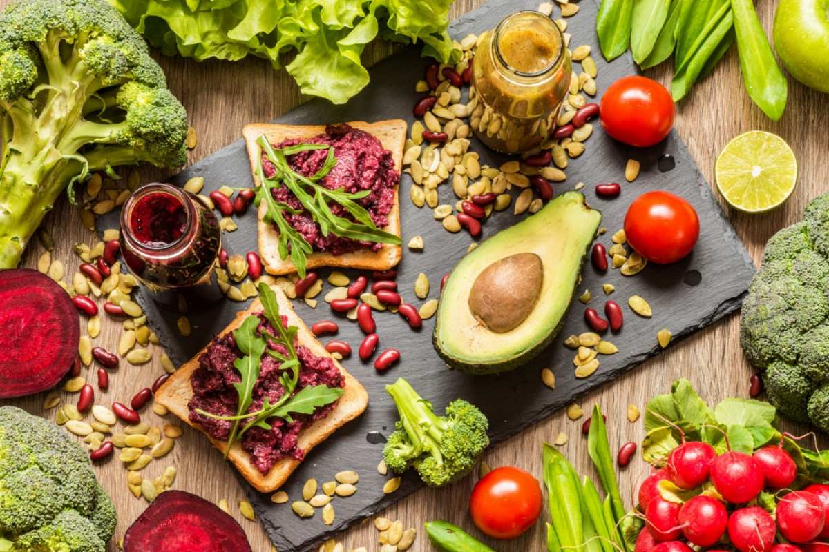 Открытка овощи и гренки  день вегана  Вегетариандық күн құтты болсын 