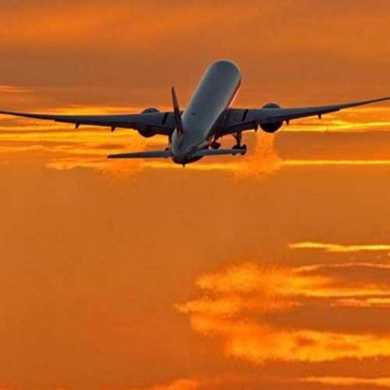 Открытка взлетающий самолет оранжевое небо Жолыңыз болсын 