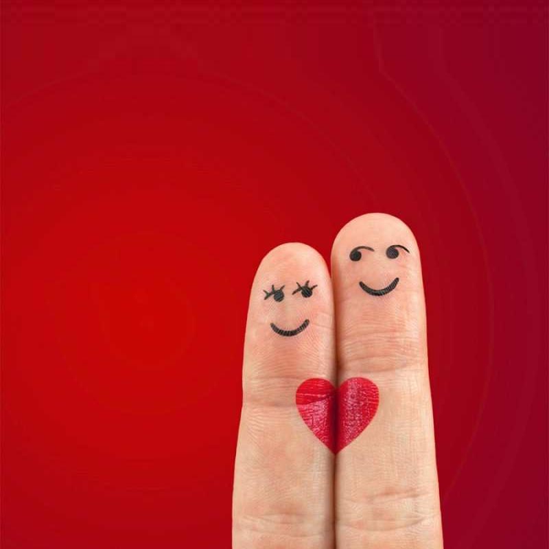 Открытка пальцы любят друг друга  одно целое  Мен сені сүйемін 