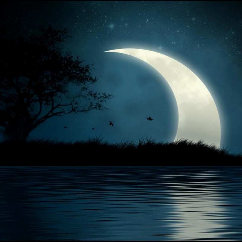 Открытка месяц  вода  Қайырлы түн 